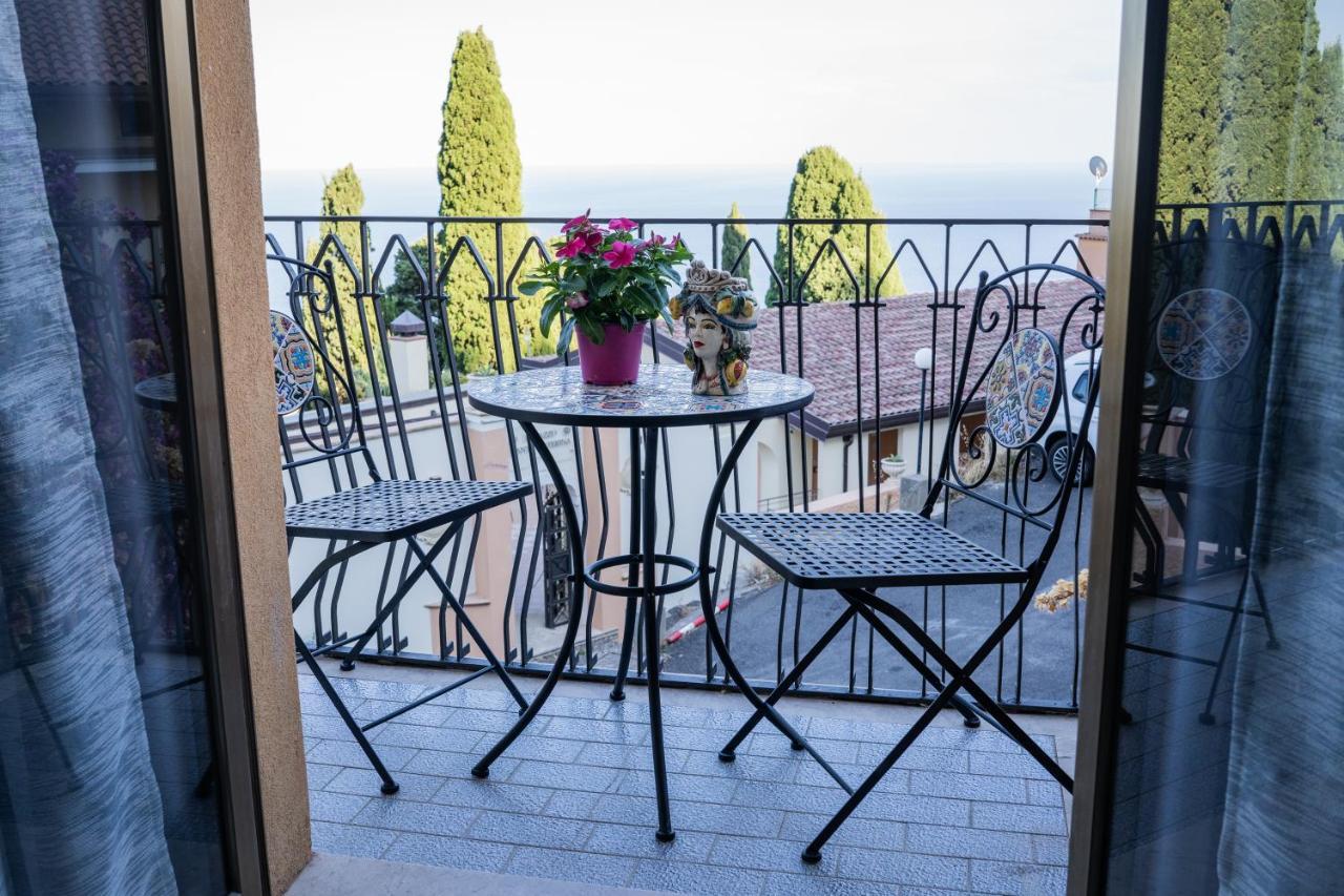 Tyche Apartaments & Rooms Taormina Exterior photo