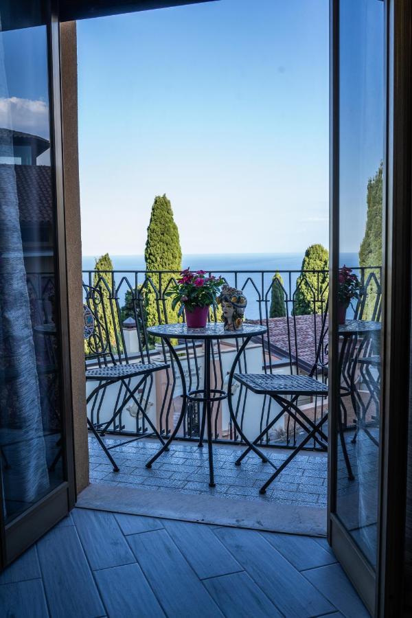 Tyche Apartaments & Rooms Taormina Exterior photo